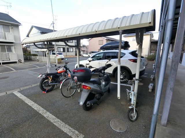 ＪＲ成田線 成田駅 バス乗車時間：30分 最寄りバス停で下車 徒歩2分 2階建 築30年の外観写真