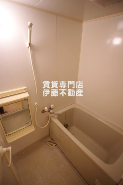 バス・シャワールーム　追い焚き機能付給湯設備