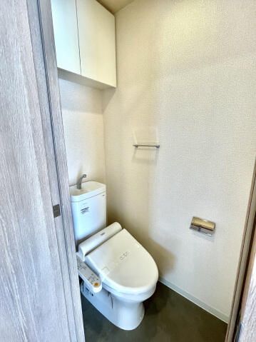 東京メトロ銀座線 稲荷町駅 徒歩5分 13階建 築13年のトイレ写真
