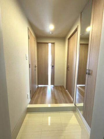 東京メトロ銀座線 稲荷町駅 徒歩5分 13階建 築13年の玄関写真