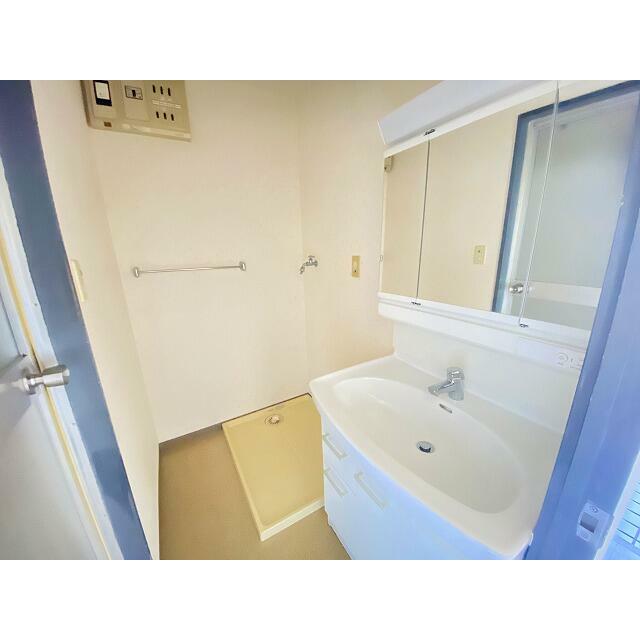 洗面設備　※同仕様写真含む