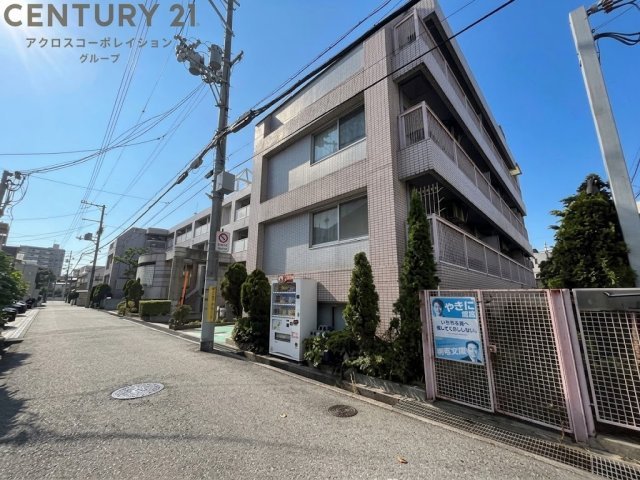 建物外観　オートロック付きで外部から簡単に出入りできない為安心です