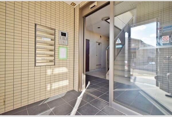 エントランス　くじらのゼロ賃貸は＼仲介手数料0円×初期費用最安×全国対応／