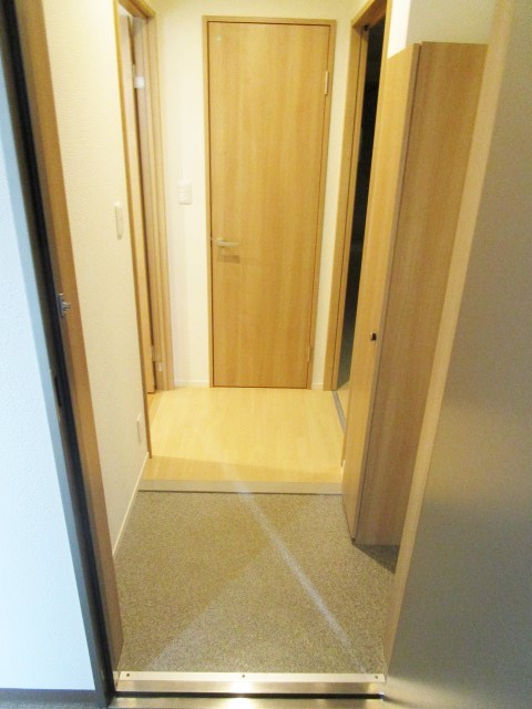 玄関　別号室の参考写真になります。
