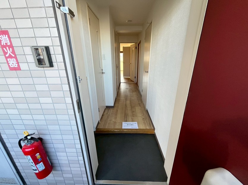 玄関　他の部屋の写真になります。
