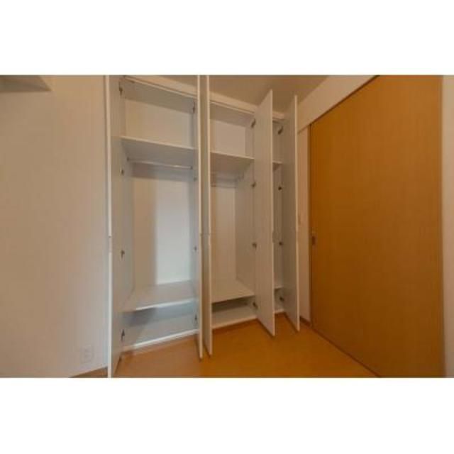 収納　写真は同タイプ住居です。