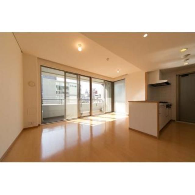 居室・リビング　写真は同タイプ住居です。