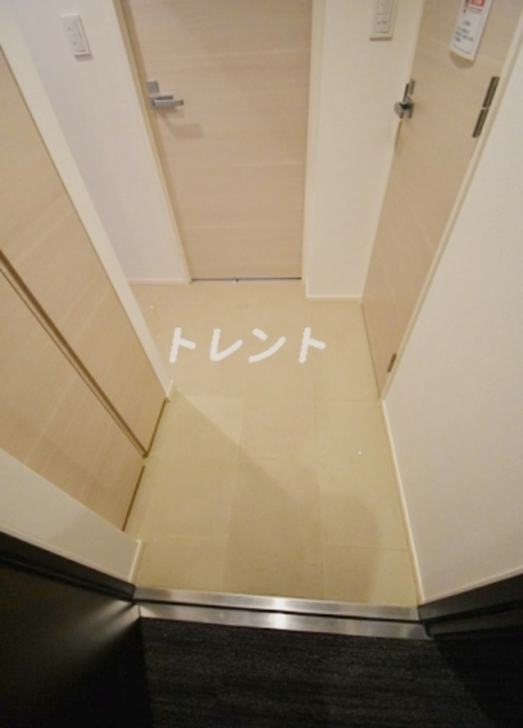 東京メトロ有楽町線 月島駅 徒歩4分 8階建 築12年の玄関写真