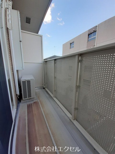 バルコニー　南西向きで日当たり良好です。