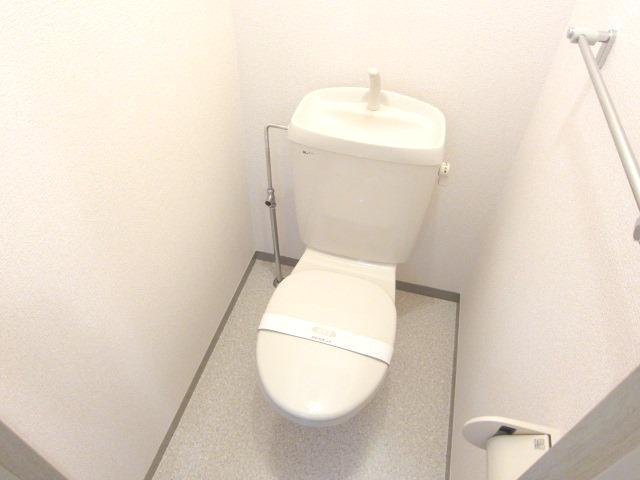 トイレ　別号室の参考写真です。