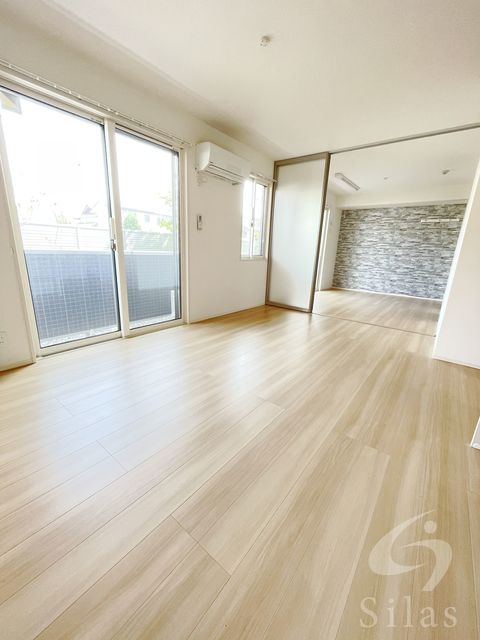 アーバーオークスの居間写真