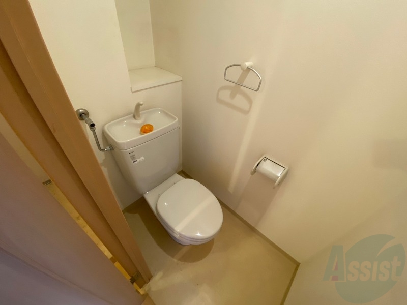 トイレ　こちらはトイレです。清潔感があり、安心して使用できます。