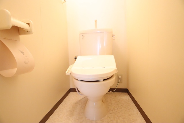 栄ファイブマンションのトイレ写真