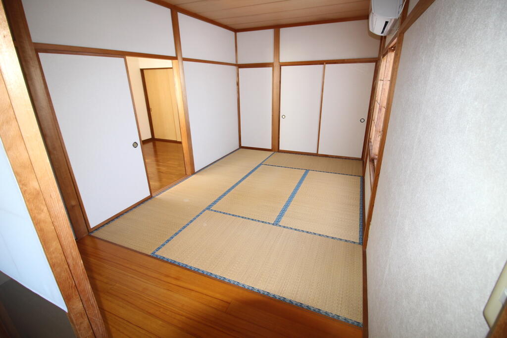 金田ハイツの居間写真