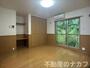 居室・リビング　※同タイプの部屋写真です