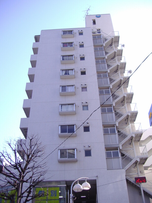 ライオンズマンション北新宿の外観写真