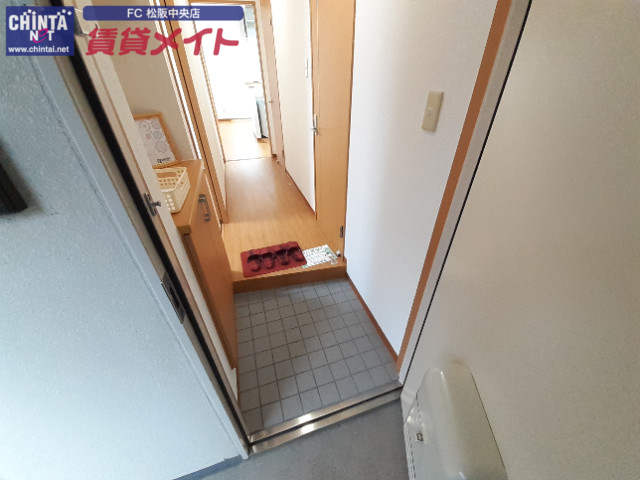 玄関　同物件別室画像