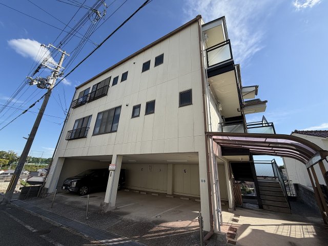 地下鉄西神・山手線 長田駅 徒歩17分 4階建 築38年の外観写真