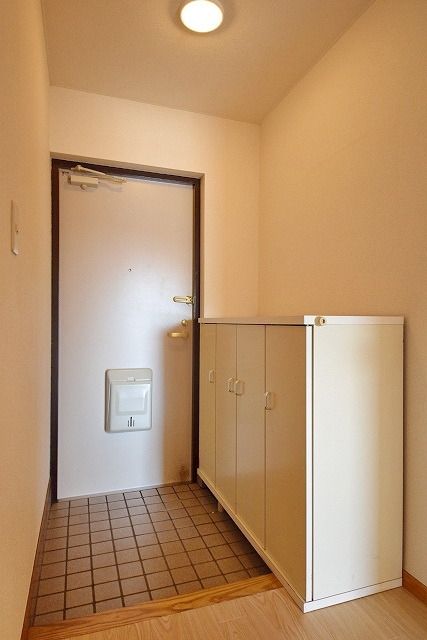 玄関　★お問い合わせはタウンハウジングまで★