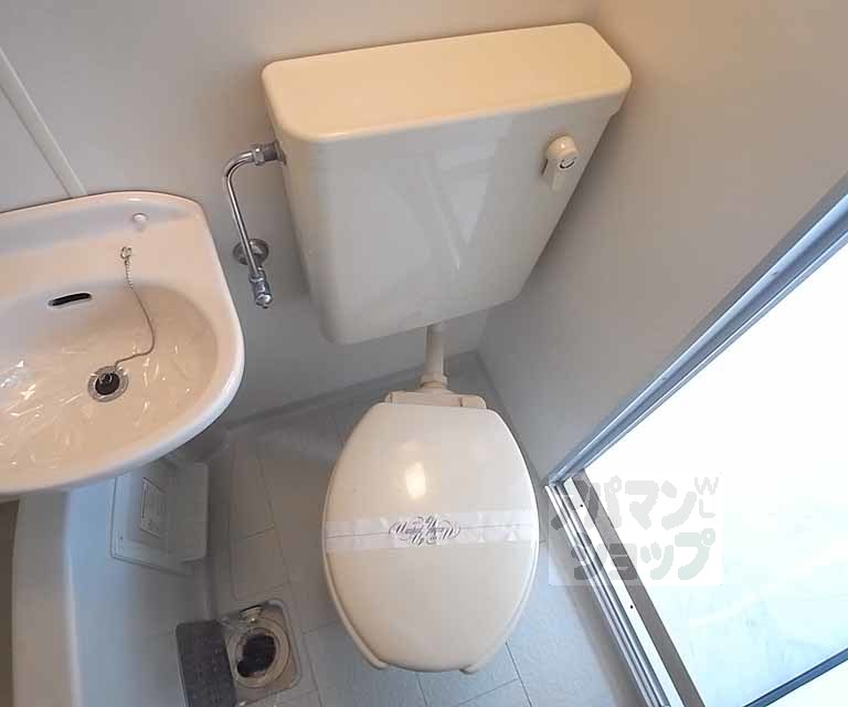 フラッツ太秦のトイレ写真