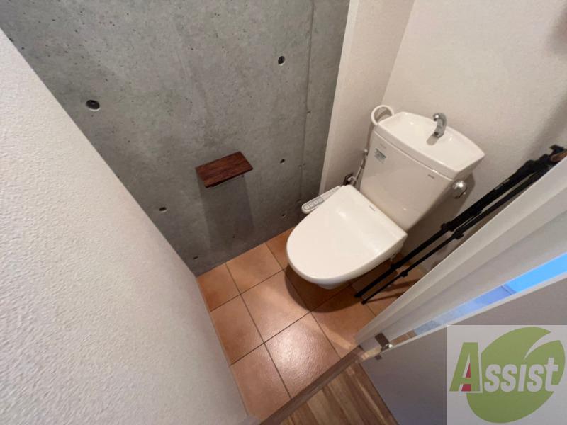 トイレ　ウォシュレット付きのトイレです。シャワートイレは日本の宝。