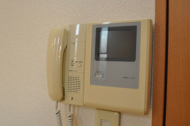 セキュリティ　【ＴＶモニタ付きインターフォン】※現況優先・写真は他号室使用