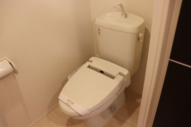 アリエルIIIのトイレ写真