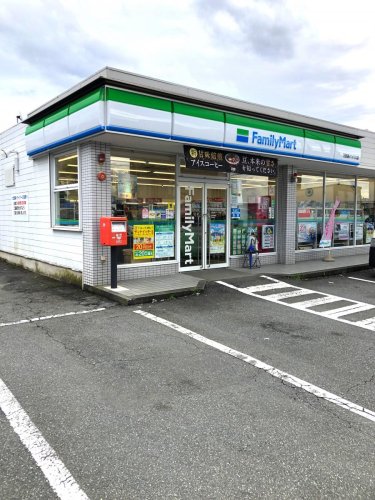コンビニ　ファミリーマート 万野原バイパス店（コンビニ）まで284m