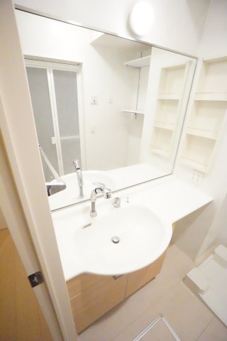 洗面設備　※同物件・同タイプの写真です。