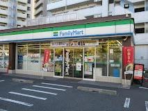 コンビニ　ファミリーマート 千早店（コンビニ）まで375m