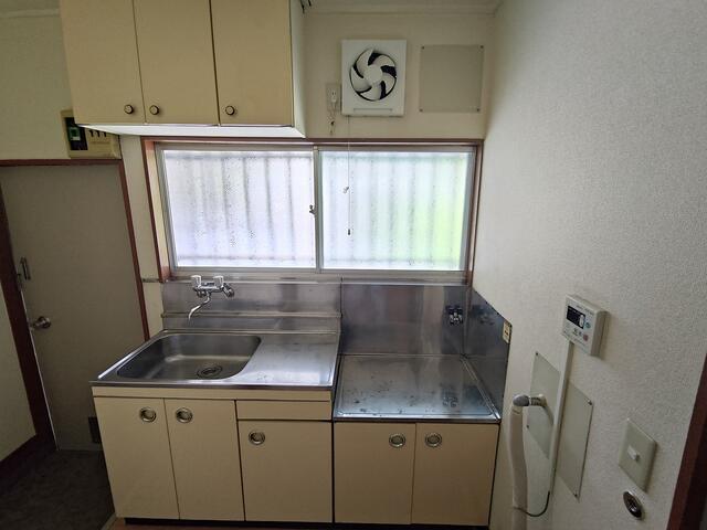 都営三田線 西高島平駅 徒歩14分 2階建 築51年のキッチン写真