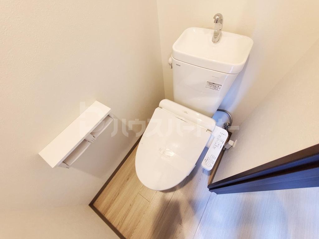都営新宿線 住吉駅 徒歩5分 7階建 築8年のトイレ写真