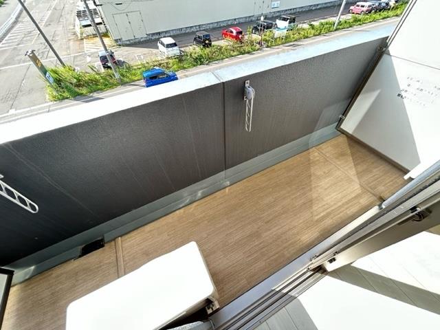 バルコニー　同タイプの別部屋の写真です