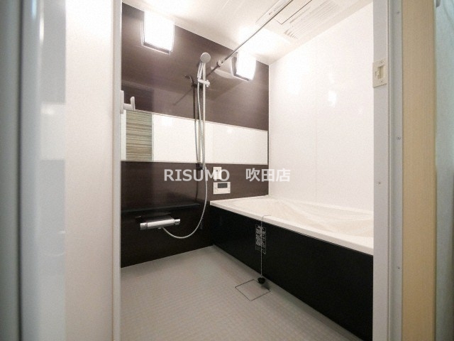 バス・シャワールーム　詳細は、RISUMO江坂本店までお問合せください♪