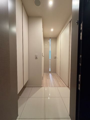 玄関　参考写真：別部屋タイプ