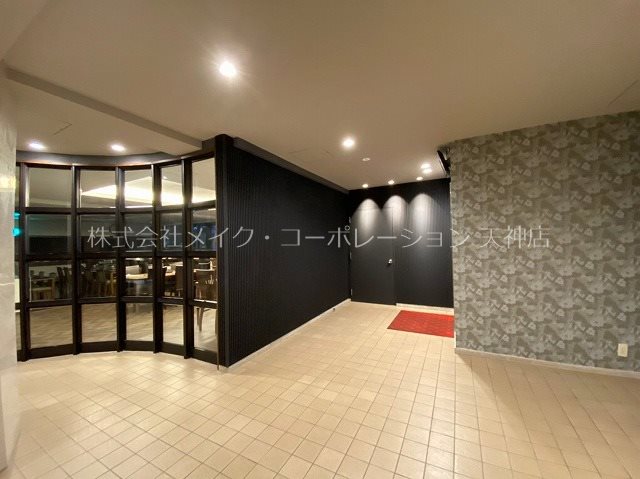 地下鉄七隈線 六本松駅 徒歩8分 6階建 築33年の外観写真