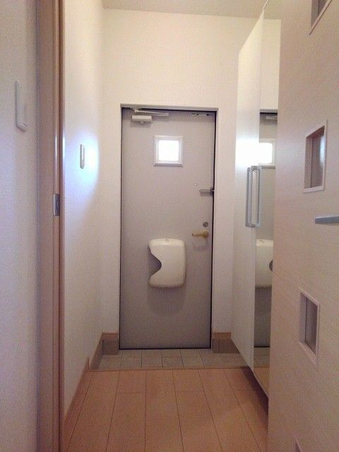 サニーヒルIIIの玄関写真