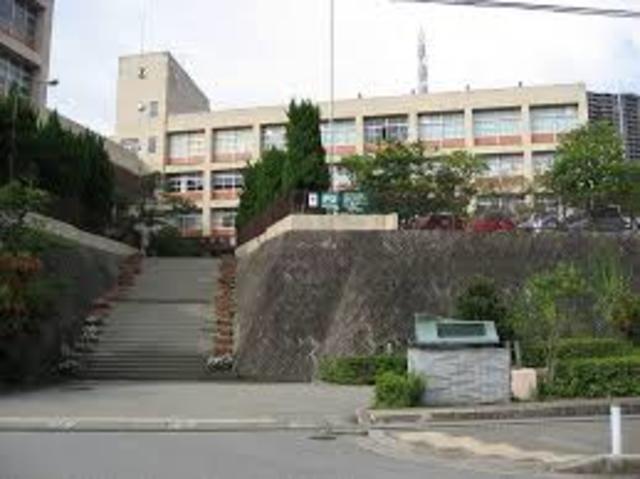 高校・高専　兵庫県立宝塚北高校（高校・高専）まで1448m