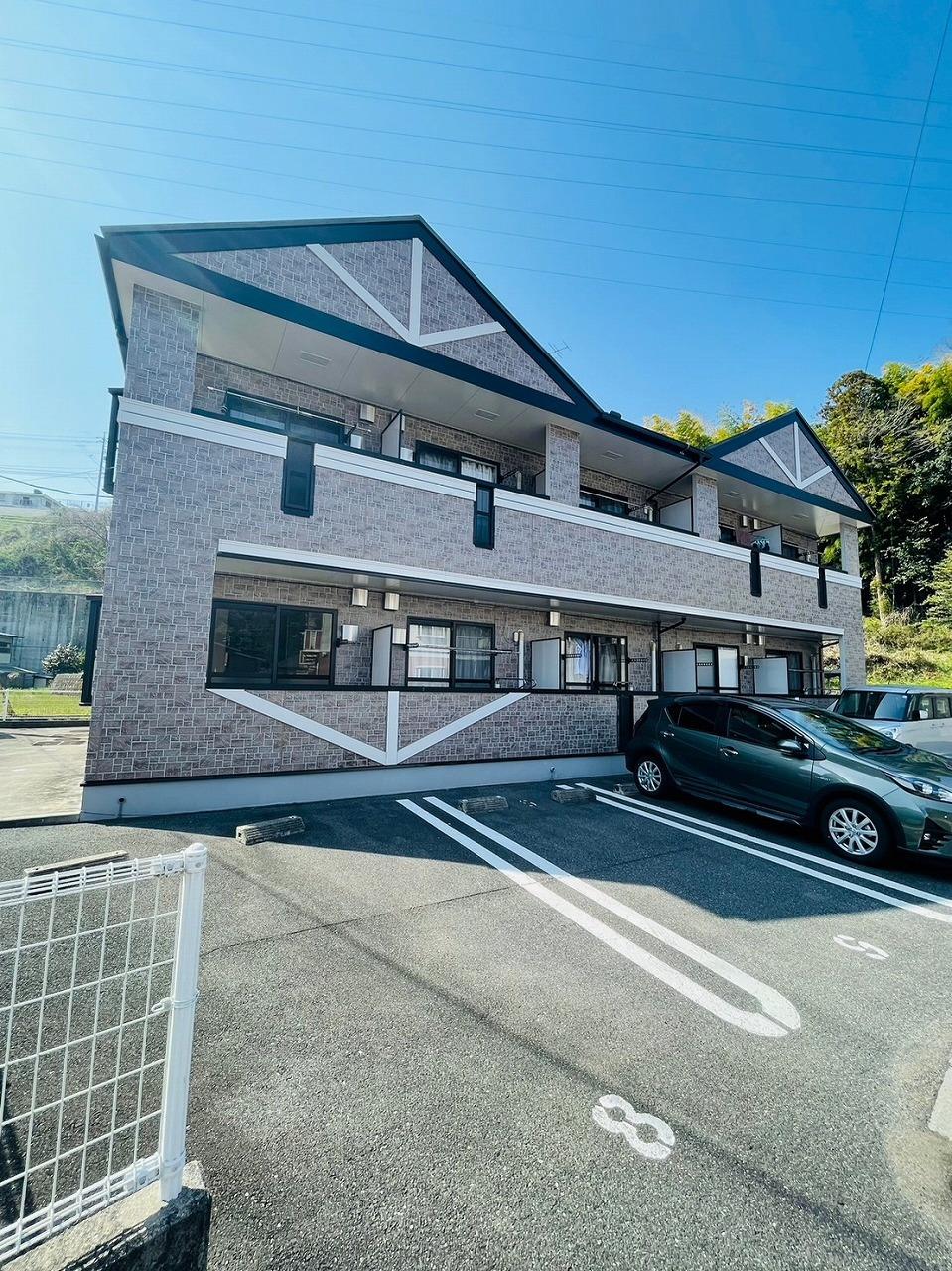 ＪＲ山陽本線 宮内串戸駅 バス乗車時間：7分 最寄りバス停で下車 徒歩4分 築23年