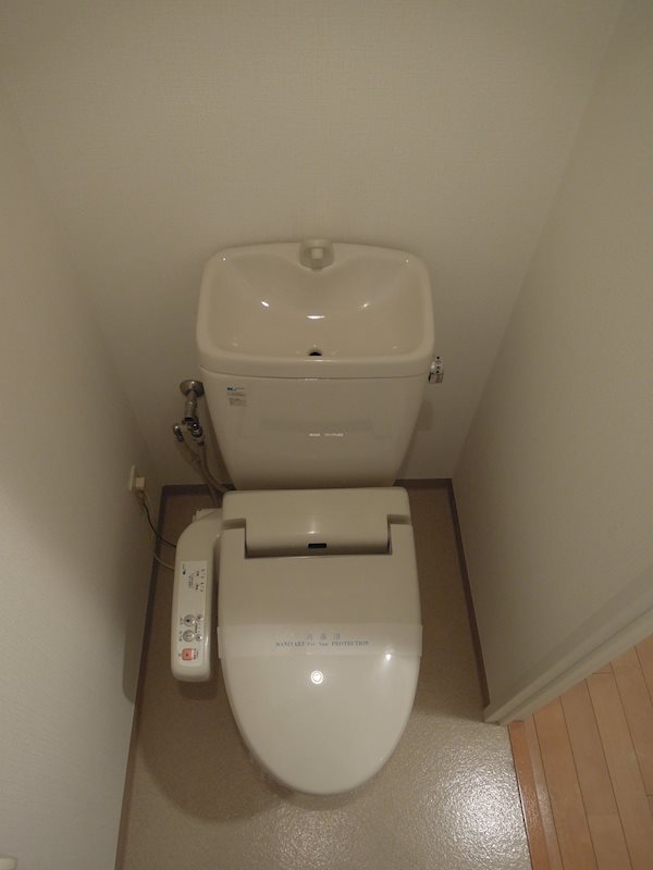 ＪＲ京浜東北線 大井町駅 徒歩7分 9階建 築23年のトイレ写真