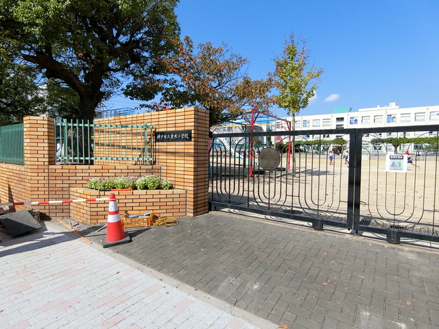 小学校　神戸市立垂水小学校（小学校）まで803m