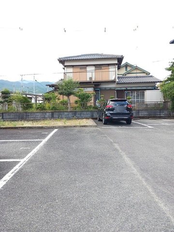 駐車場　駐車場完備です
