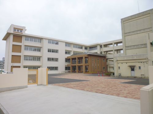 小学校　人丸小学校（小学校）まで547m