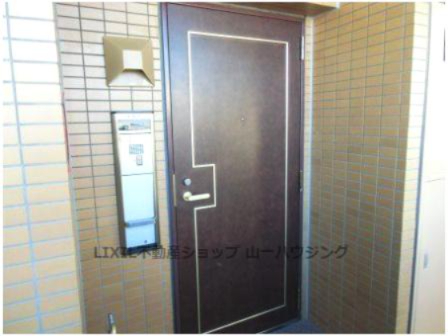 セントレー大宮の玄関写真
