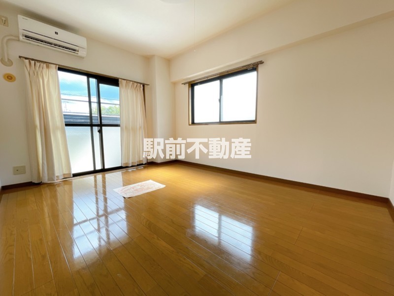 ピュア松香台の居間写真