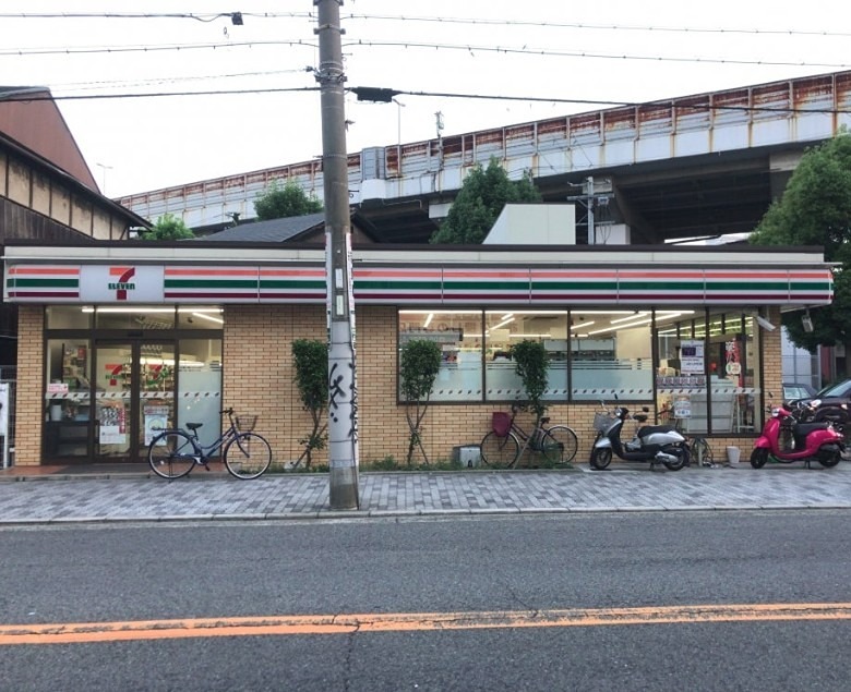コンビニ　セブンイレブン 大阪松崎町4丁目店（コンビニ）まで428m
