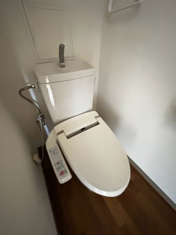 ＪＲ総武線 千葉駅 徒歩4分 7階建 築30年のトイレ写真