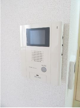 セキュリティ　来客時にお部屋から確認できるモニター付きドアホン！