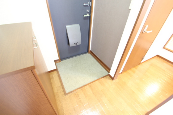 メゾン中筋IIの玄関写真