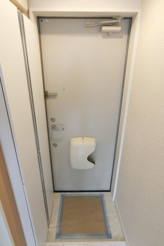 玄関　同タイプ参考写真です。